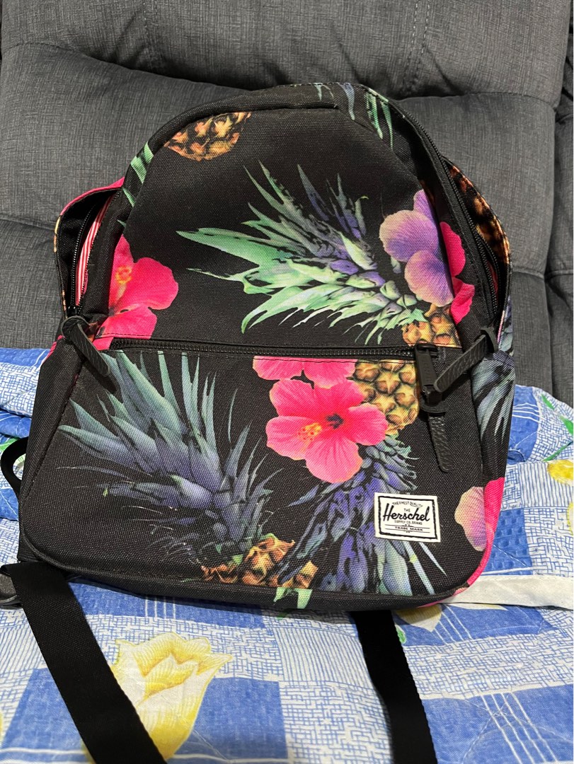 BRAND NEW Herschel Floral Backpack Women s Fashion Bags