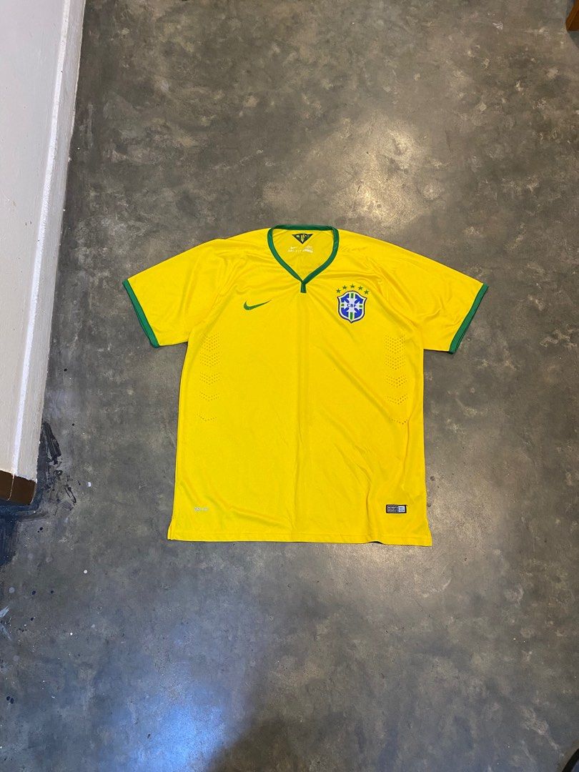 Brazil 2020 home shirt BNWT, Men's Fashion, Activewear on Carousell