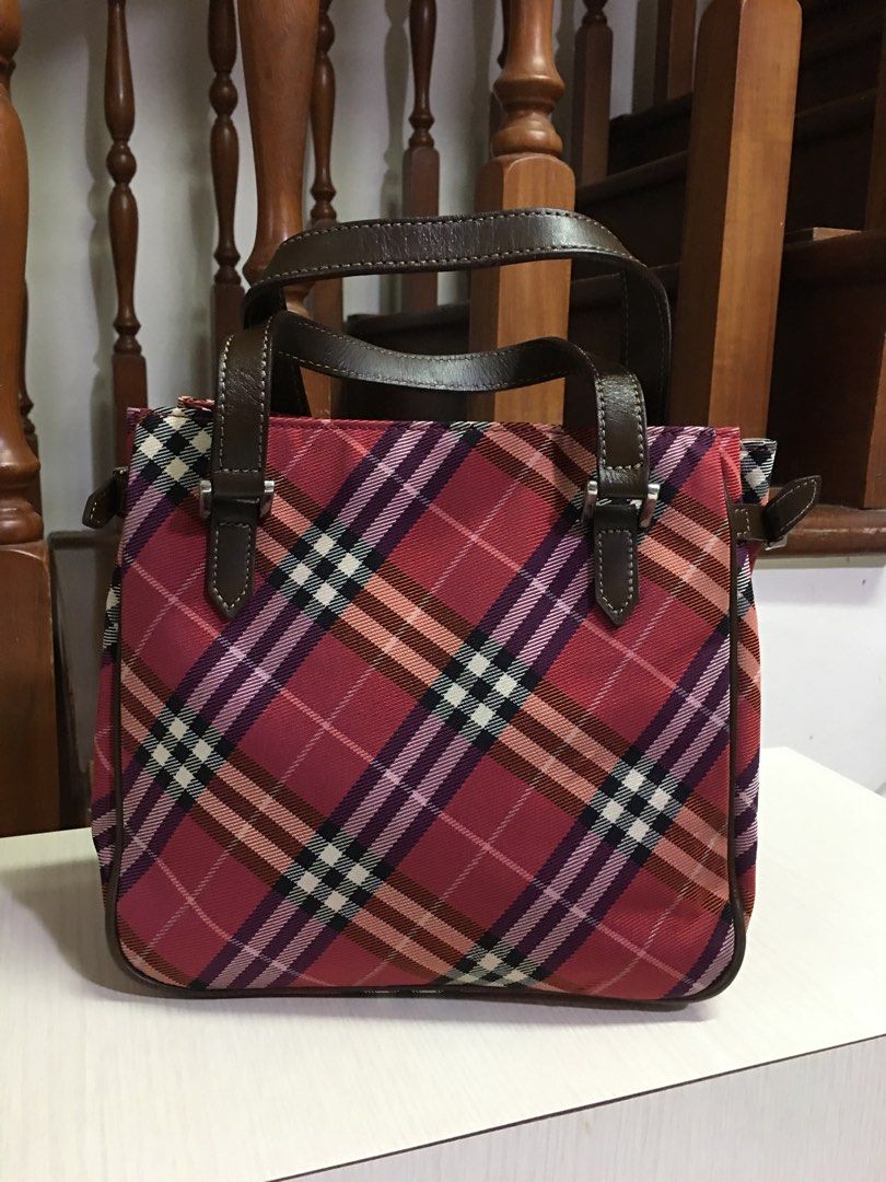 Red shop burberry purse