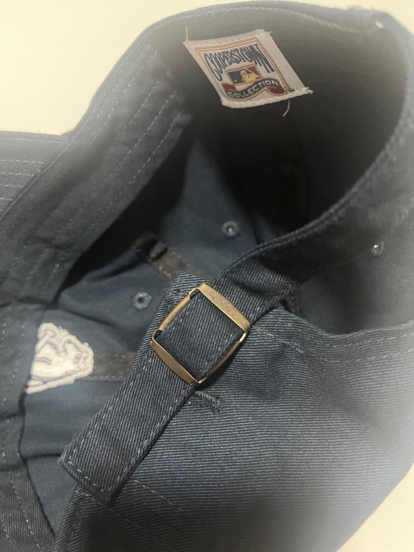 Cap (Category: Caps & Hats) located in Singapore. Submitted by ct_ilyas (Listing ID 1279602991, Image 3). Description: .