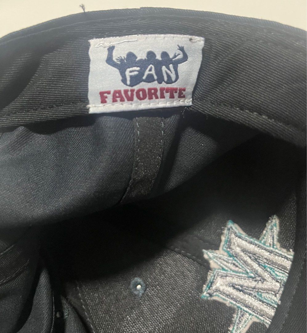 Cap (Category: Caps & Hats) located in Singapore. Submitted by ct_ilyas (Listing ID 1279620946, Image 3). Description: .