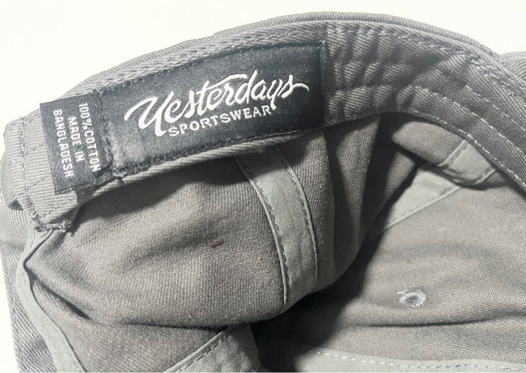 Cap (Category: Caps & Hats) located in Singapore. Submitted by ct_ilyas (Listing ID 1279628977, Image 3). Description: .