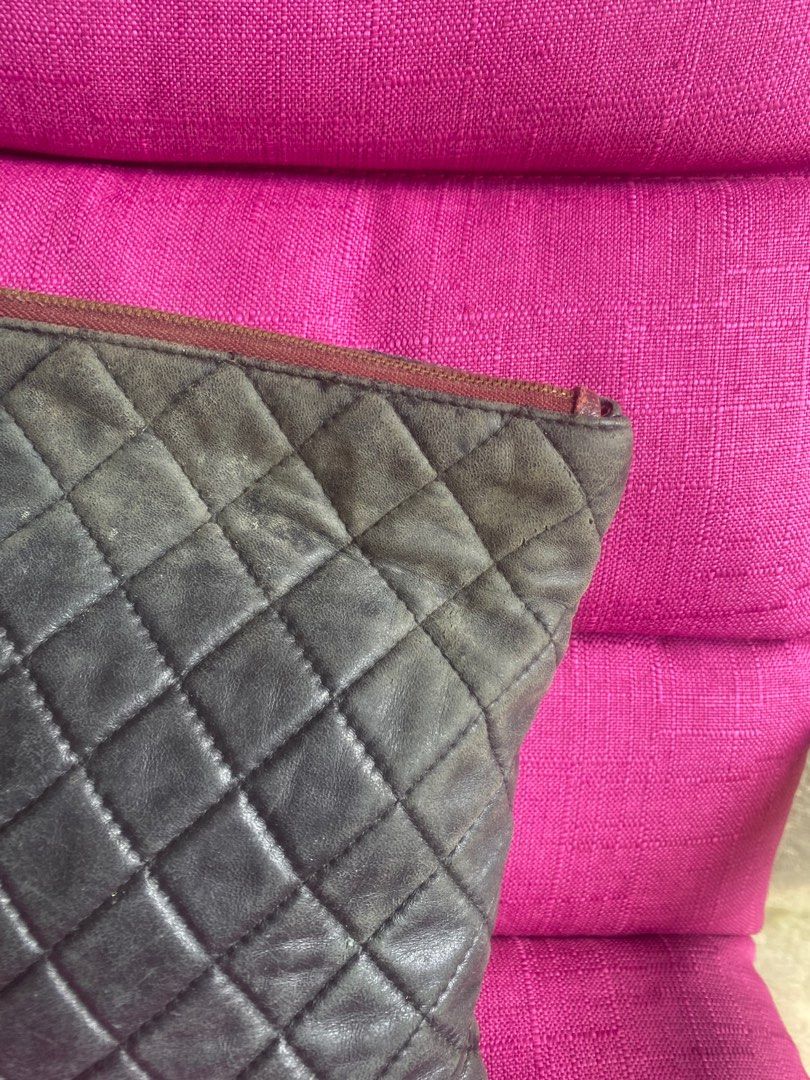 Chanel large pouch (Category: Luxury Bags & Wallets) located in Bacolod City. Submitted by chuchaystuffs (Listing ID 1279564388, Image 2). Description: My need I retouch with holo sticker see pics for reference .