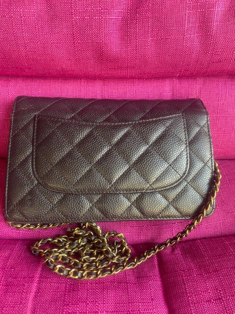 CHANEL WOC😍❤️ (Category: Luxury Bags & Wallets) located in Bacolod City. Submitted by chuchaystuffs (Listing ID 1279563269, Image 2). Description: Ang Ganda 😍self authentication is advised , with cc underzip with stamp and holo sticker ..
