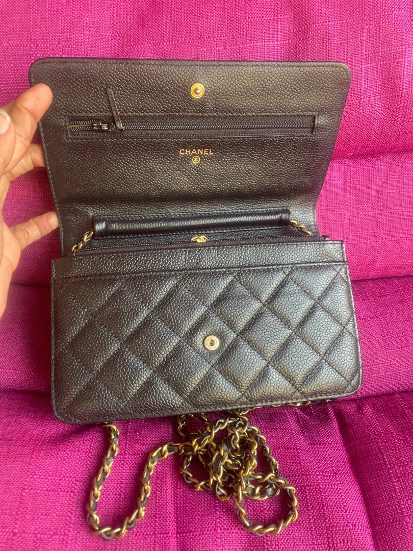 CHANEL WOC😍❤️ (Category: Luxury Bags & Wallets) located in Bacolod City. Submitted by chuchaystuffs (Listing ID 1279563269, Image 3). Description: Ang Ganda 😍self authentication is advised , with cc underzip with stamp and holo sticker ..