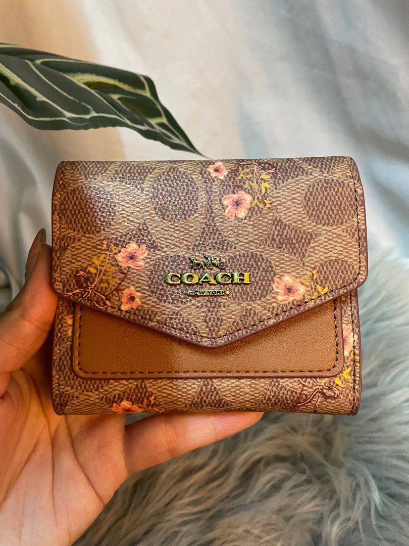 Coach wallet quality outlet