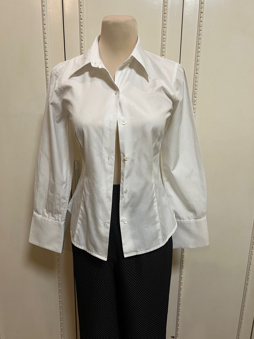 Classic Long-Sleeve Top (perforated white)