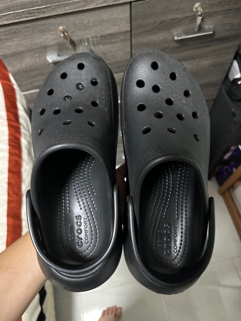 Mens black crocs size 1 sales