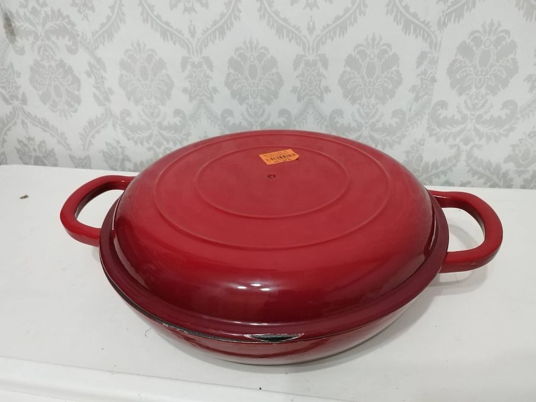CROFTON Cast Iron French Pan, Furniture & Home Living, Kitchenware & Tableware, Cookware