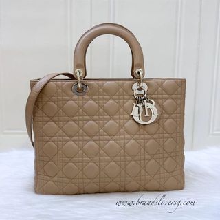 (Category: ) located in . Submitted by brands_lover (Listing ID 1279491708, Image 1). Description: .