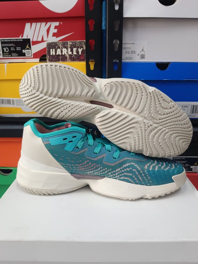 Don Issue 4 Turquoise (Category: Sneakers) located in Marikina City. Submitted by hrly_1 (Listing ID 1279531104, Image 2). Description: GUARANTEED LEGIT AND BRANDNEW 🔥Don Issue 4 Turquoise ‼️Size 10.5/11 Available ✅4,495 only!! below srp ❌6,500 srp// 2,000 pesos off COMPLETE WITH: ✓ORIGINAL BOX ✓Price Tag DM FOR PICS AND INQUIRIES 📌Marikina Location 🚛 Pick-up/ Lalamove/ JRS /JNT 💵Cash/ Gcash/ Bpi Payment Open for Videocall // Unli Vouch or Le