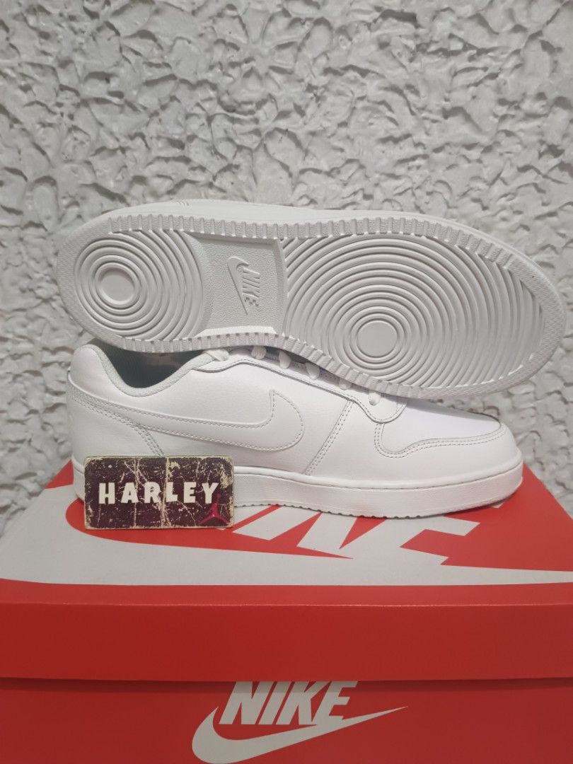 Ebernon Low Triple White (Category: Sneakers) located in Marikina City. Submitted by hrly_1 (Listing ID 1279604785, Image 2). Description: Gusto mo ba ng Air Force 1 pero kulang pa budget?? Ebernon ang sagot jan! Di na yan halata, bilisan mo nalang lakad tol!! 😂😅 🔥Nike Ebernon Low Triple White ‼️Size 9.5/10/11 Available ✅2,595 only!! below srp!! COMPLETE WITH: ✓ORIGINAL BOX DM FOR PICS AND INQUIRIES 📌Marikina Location 🚛 Pick-up/ Lalamove/ JR