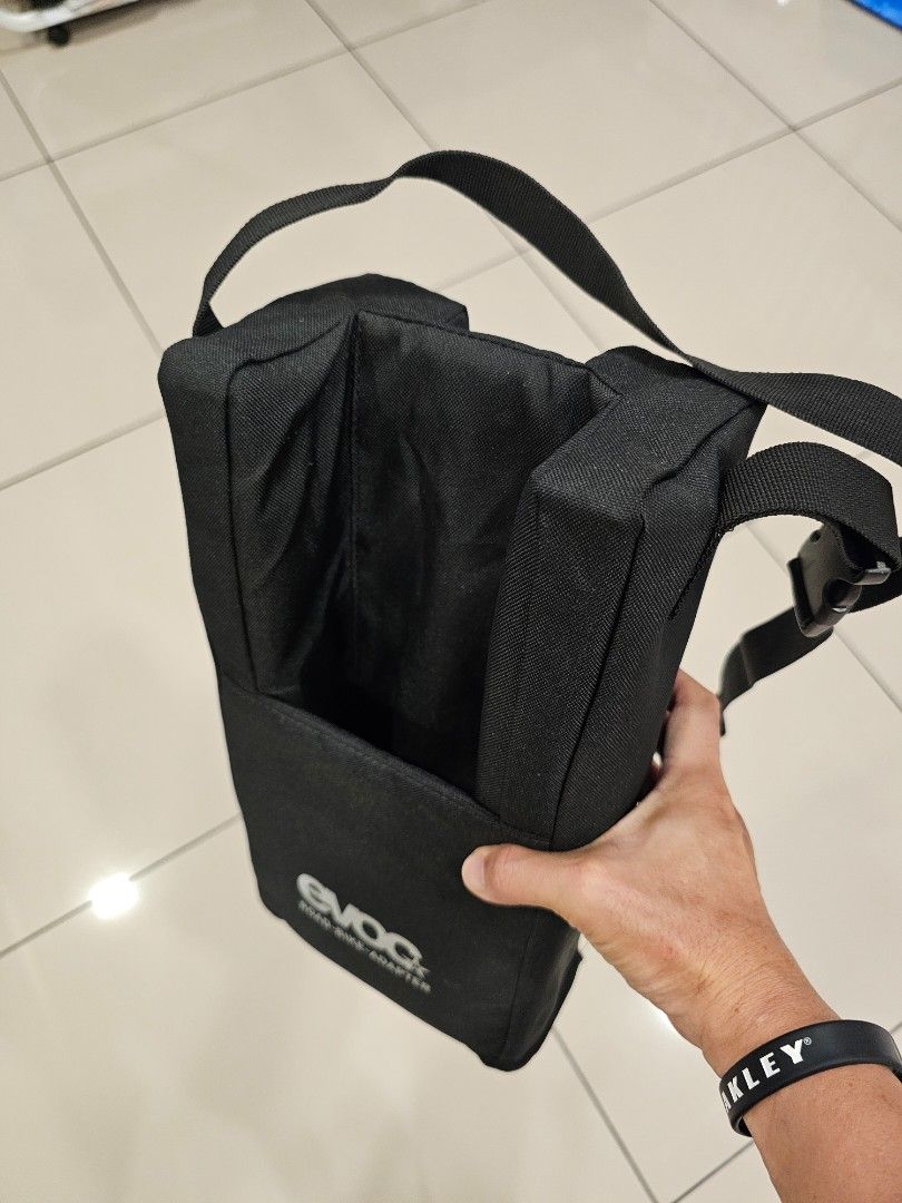 Evoc Fork Protector (Category: Bicycles) located in Kuala Lumpur. Submitted by barlipeng (Listing ID 1279617974, Image 3). Description: Evoc Fork Protector for sale. Use it in your Evoc bike case.