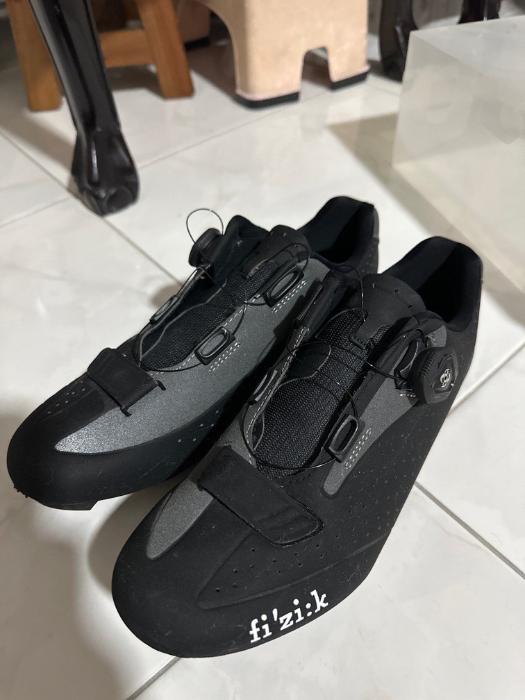 Fizik R5 road shoe size eur42. Sports Equipment Bicycles
