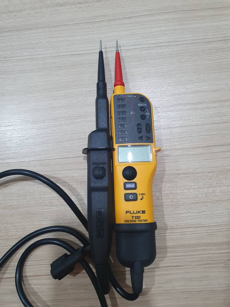 Fluke T150 - 2 pole voltage and continuity test, TV & Home Appliances,  Electrical, Adaptors & Sockets on Carousell