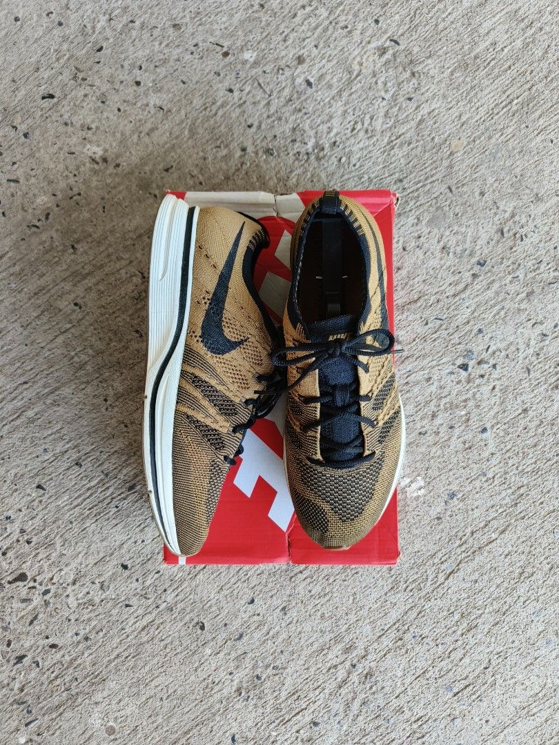 Flyknit sale trainer beige