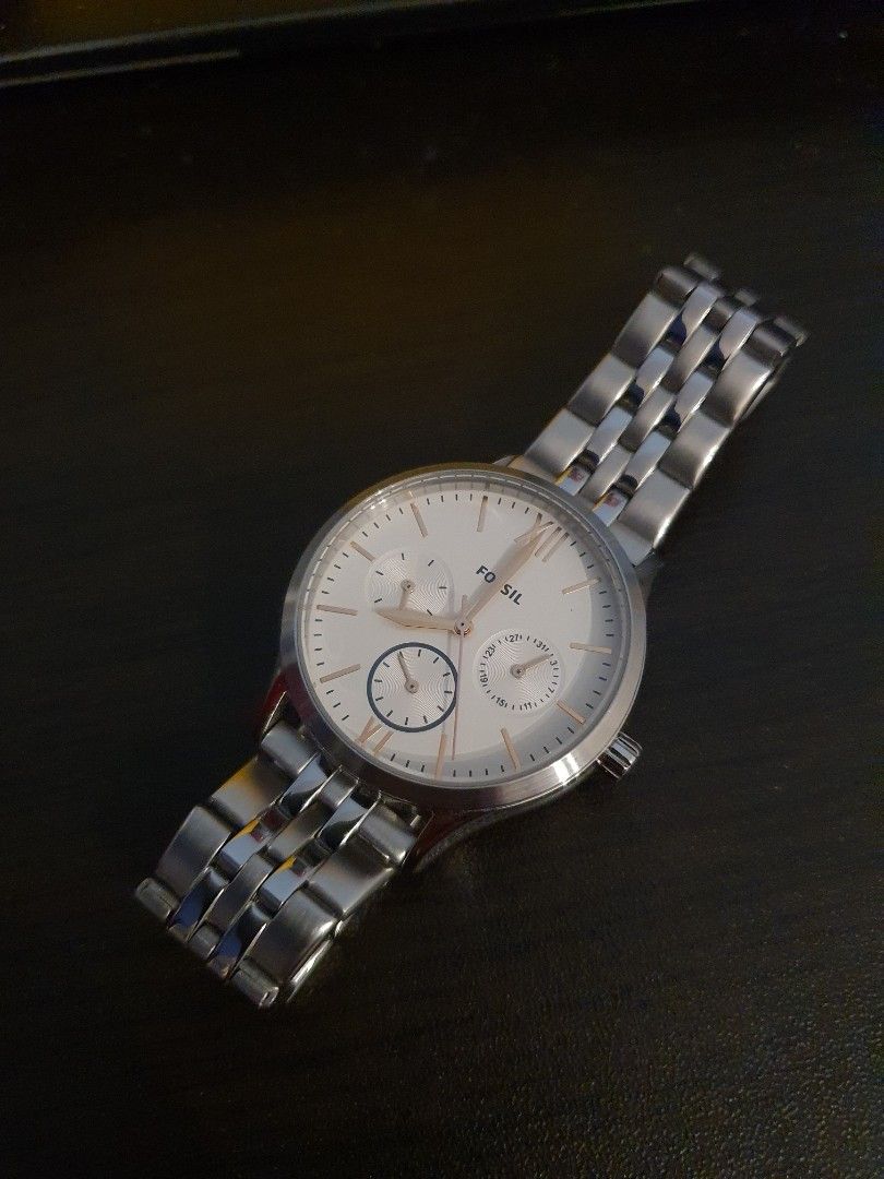 Fossil watch on online sale
