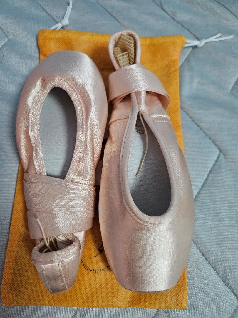 FR Duval ballet pointe shoes Women s Fashion Footwear Flats on