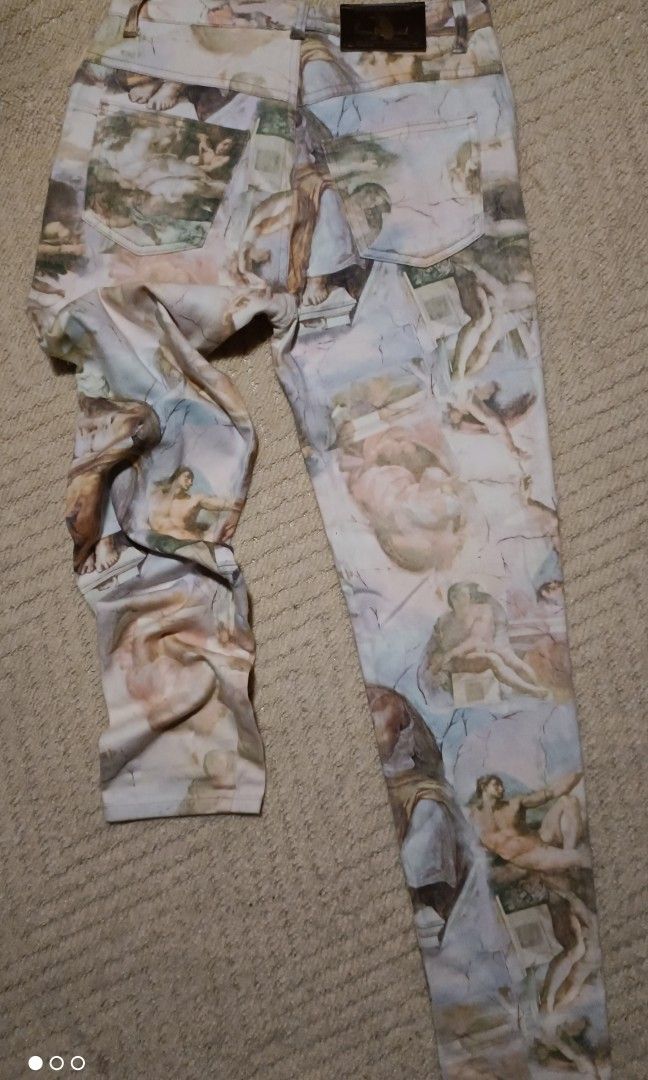 FRANK PATRICK PARIS AOP VINTAGE PANTs (Category: Jeans) located in Malaybalay. Submitted by thriffing (Listing ID 1279714526, Image 1). Description: SIZE 30-31 WAISTLINE 42L . No issue . FREESHIPPING..