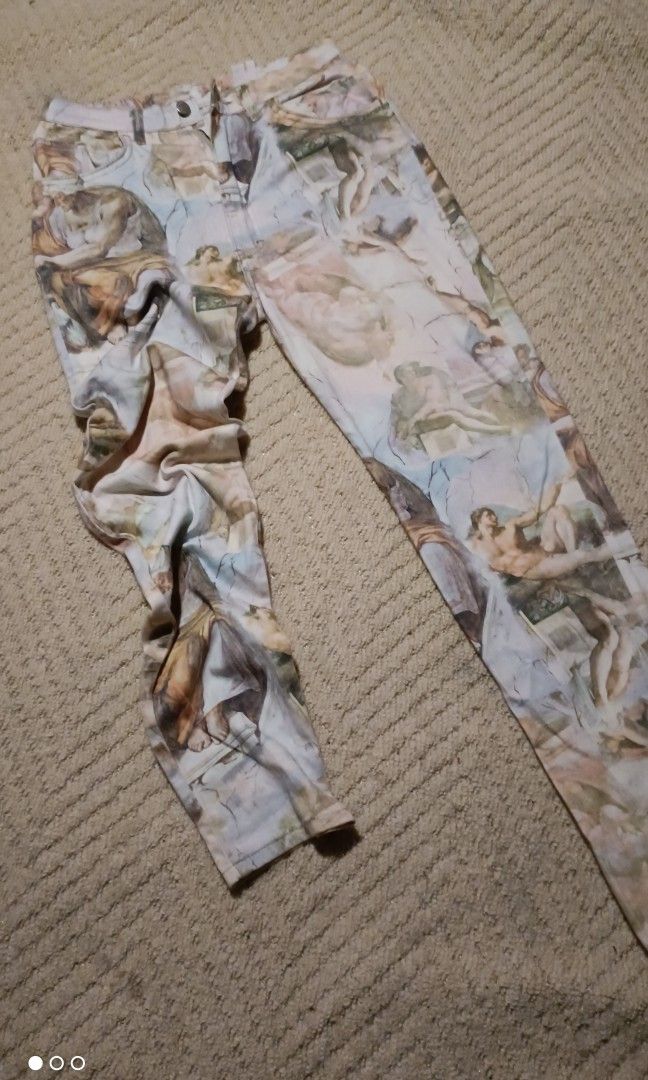 FRANK PATRICK PARIS AOP VINTAGE PANTs (Category: Jeans) located in Malaybalay. Submitted by thriffing (Listing ID 1279714526, Image 2). Description: SIZE 30-31 WAISTLINE 42L . No issue . FREESHIPPING..