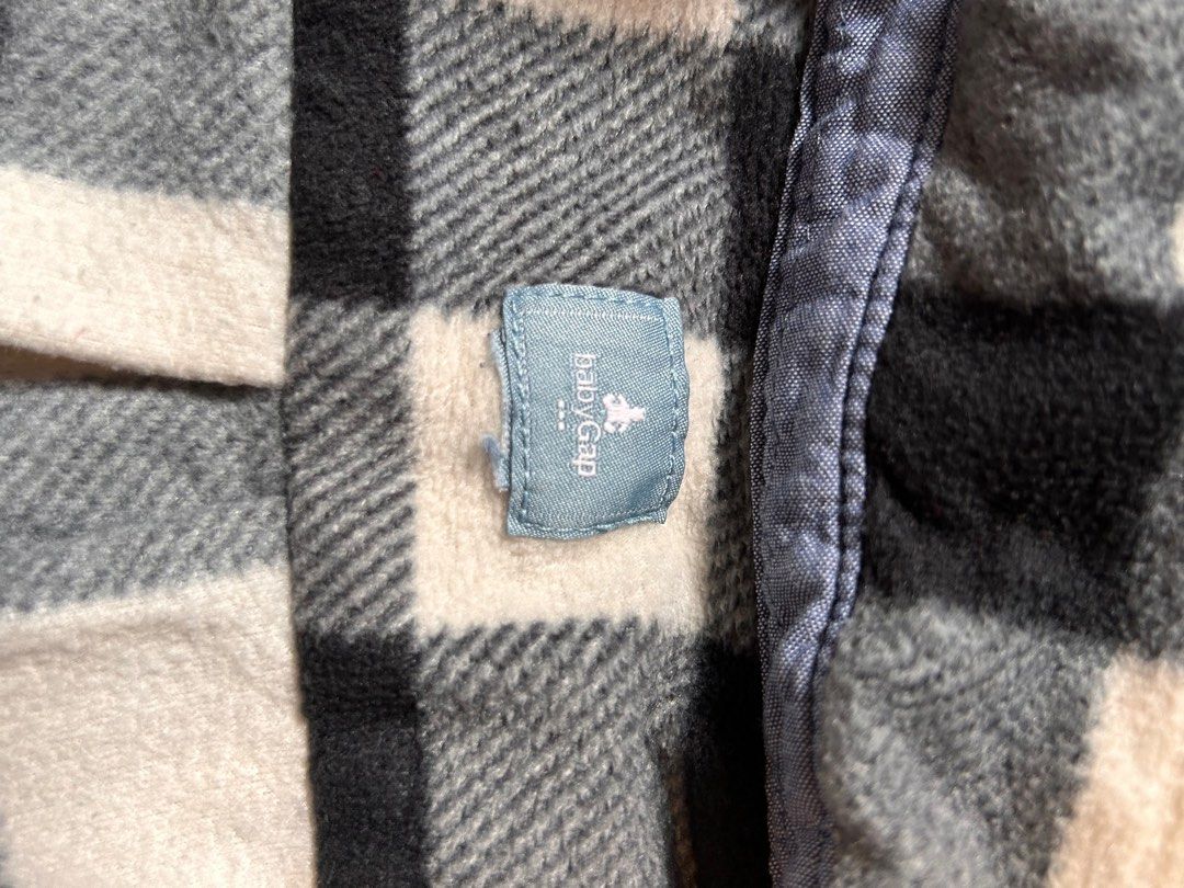 Gap Long Sleeve Polo (Category: Babies & Kids Fashion) located in Quezon City. Submitted by xia_ko (Listing ID 1279522740, Image 3). Description: Can be used for cold season Can fit up to 5 years old For kids who are average-built only.