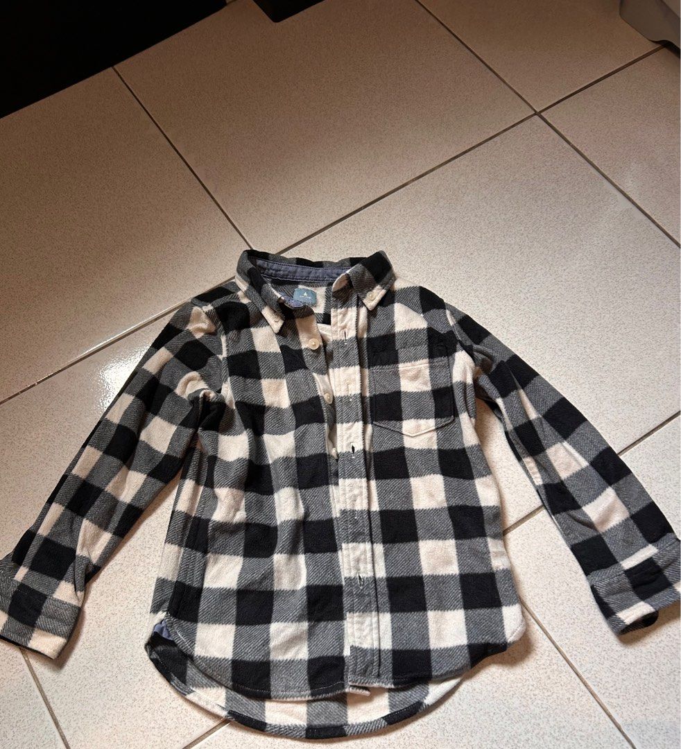 Gap Long Sleeve Polo (Category: Babies & Kids Fashion) located in Quezon City. Submitted by xia_ko (Listing ID 1279522740, Image 1). Description: Can be used for cold season Can fit up to 5 years old For kids who are average-built only.