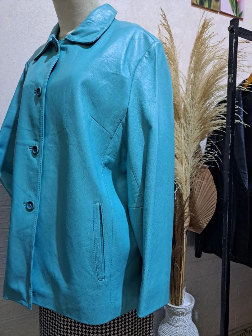 Genuine leather jacket womens ROBO Barang Mewah Pakaian di Carousell