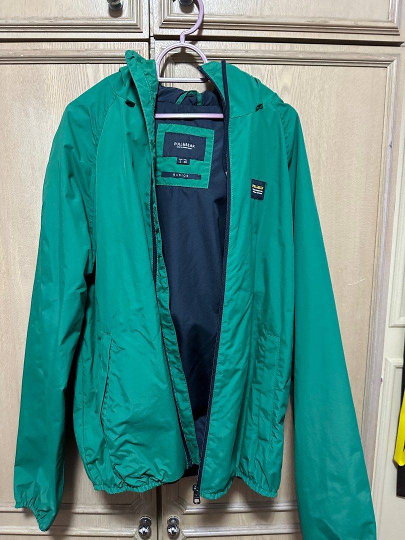 Pull and online bear green coat