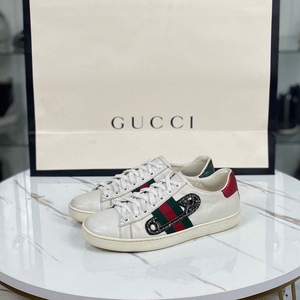 Gucci safety hot sale pin sneakers