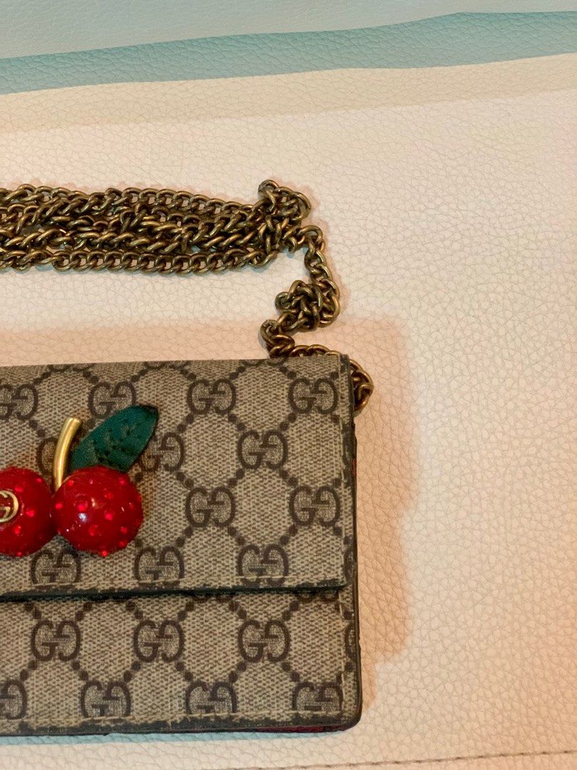 Gucci cherry woc store