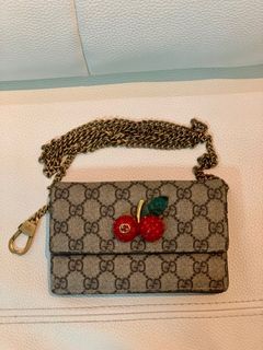  Gucci Cherry Embellished GG supreme sling bag