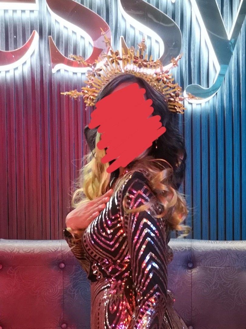 Headdress and hair extensions (Category: Hair) located in Antipolo. Submitted by maria0618 (Listing ID 1279648938, Image 1). Description: Only used once. 1 pc blonde extensions and gold headress. If you are looking for Beyoncé look, this is the perfect set. Delivery fee c/o buyer..