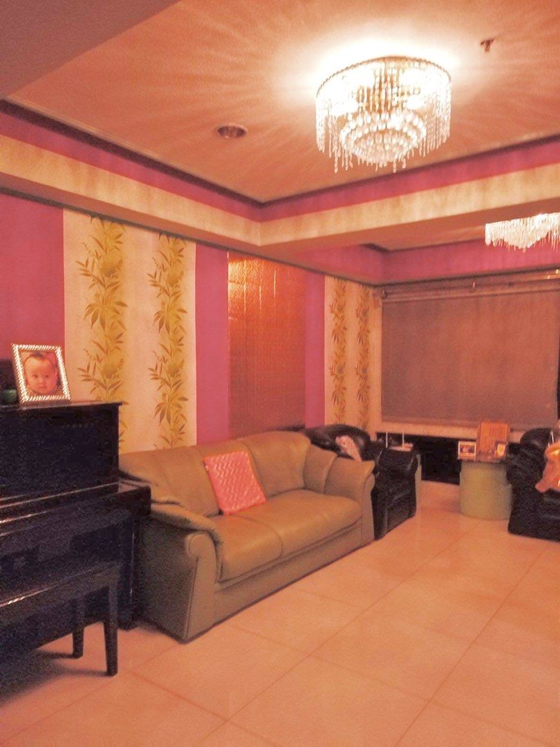 La Granda Mansion (Category: Apartments & Condos) located in Manila. Submitted by cuameiyan (Listing ID 1279623371, Image 2). Description: Ongpin, Sabino Padilla St. Binondo area LA GRANDA MANSION condo with parking 26 floors building There are 4 units each flr. Japanese steel constructed bldg. earthquake test proof 160 sq.m. 4 bedrooms with 3 toilets, jacuzzi hotbath fully furnish with treadmill, original imported Scandinavian chandelier crystal