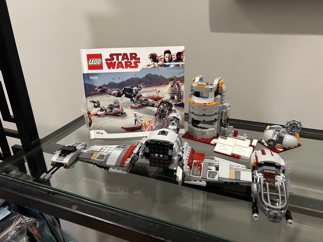 LEGO Star Wars 75202 Defense of Crait no figures Hobbies Toys