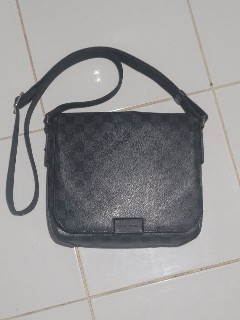 Louis vuitton District pm Graphite men sling bag (Category: Sling Bags) located in Malabon City. Submitted by andreigabriel (Listing ID 1279506379, Image 1). Description: for sale preloved Louis Vuitton men sling bag district pm graphite medium size issue scratches sa leather at metal logo at ung magnet sa lock nag loose na 100% authentic check all you want cheapest LV 19,500 only. lv gucci hermes bags unisex bag prada balenciaga coach lacoste fr
