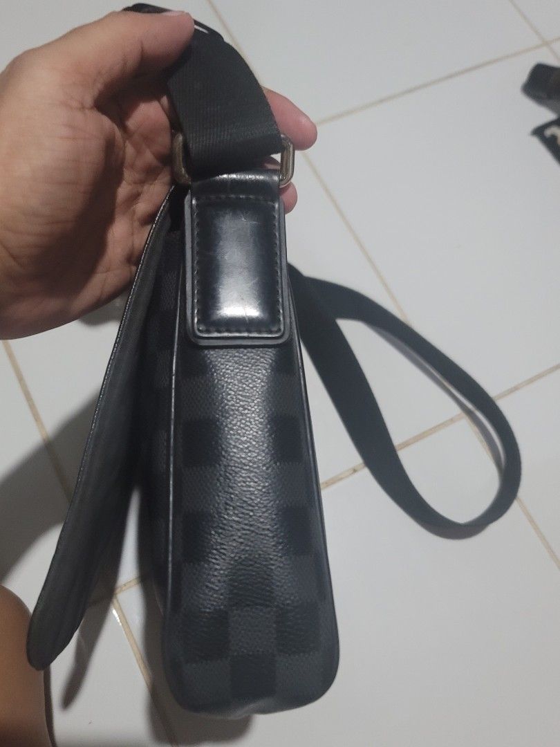 Louis vuitton District pm Graphite men sling bag (Category: Sling Bags) located in Malabon City. Submitted by andreigabriel (Listing ID 1279506379, Image 3). Description: for sale preloved Louis Vuitton men sling bag district pm graphite medium size issue scratches sa leather at metal logo at ung magnet sa lock nag loose na 100% authentic check all you want cheapest LV 19,500 only. lv gucci hermes bags unisex bag prada balenciaga coach lacoste fr