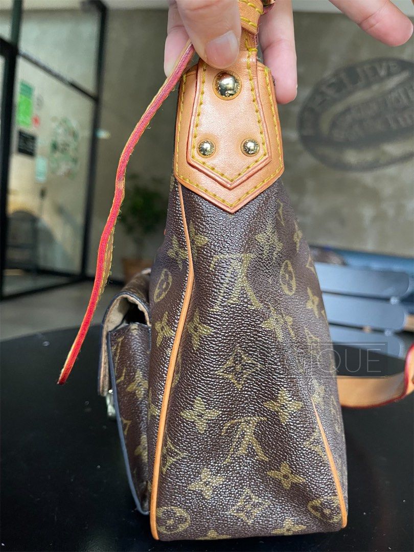 LOUIS VUITTON Hudson GM Shoulder Bag