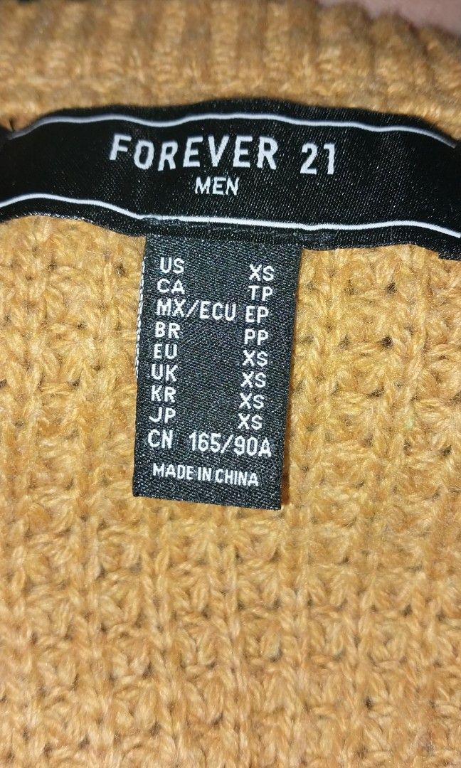 Mens sweater, knitted (Category: Coats, Jackets and Outerwear) located in Batangas. Submitted by ceejayc (Listing ID 1273105253, Image 3). Description: mens knitted longaleeve size xs length - 26, width - 20.