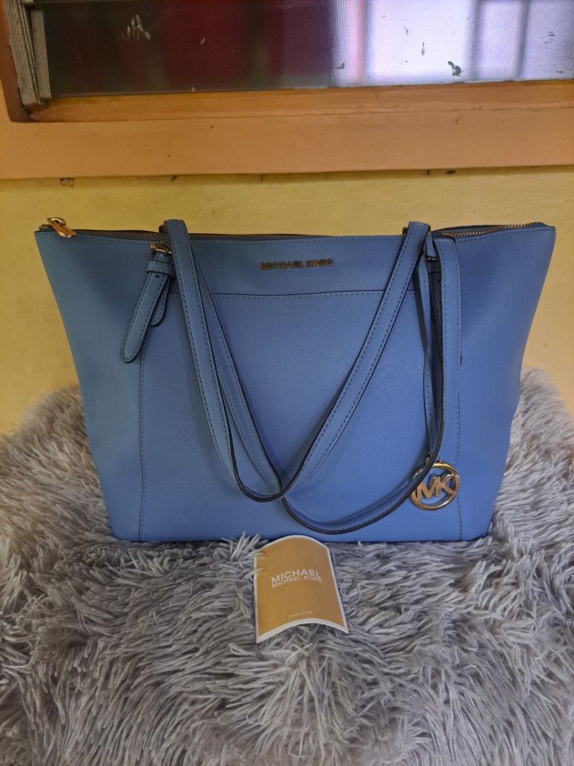 Michael Kors Ciara Shoulder Bag (Category: Luxury Bags & Wallets) located in Legazpi City. Submitted by shabbyshibbi (Listing ID 1279574654, Image 1). Description: pastel blue shoulder bag condition 9/10 with care card.