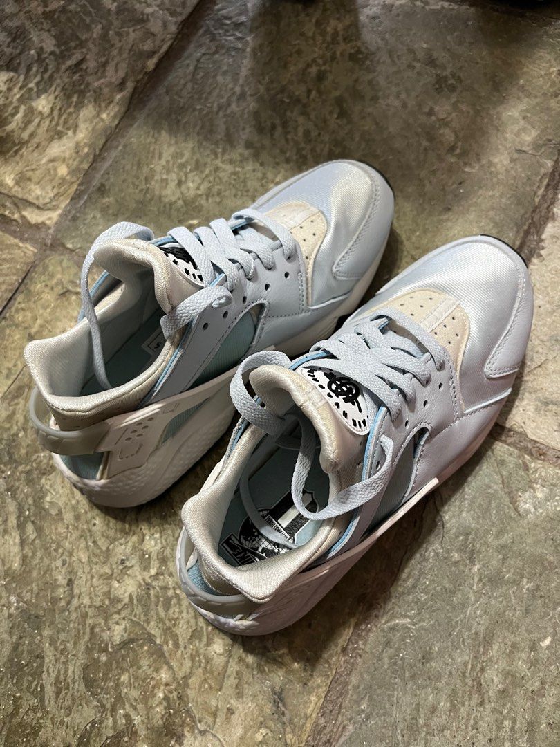Nike Air Huarache Limited Edition Women s Size 7