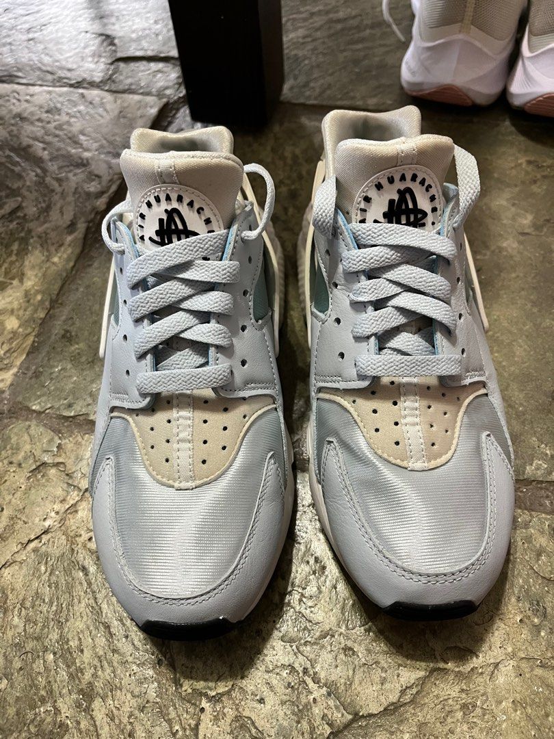 Nike Air Huarache Limited Edition Women s Size 7