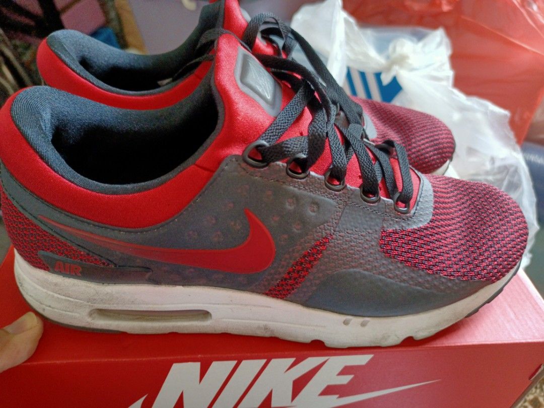 Air max zero essential red top