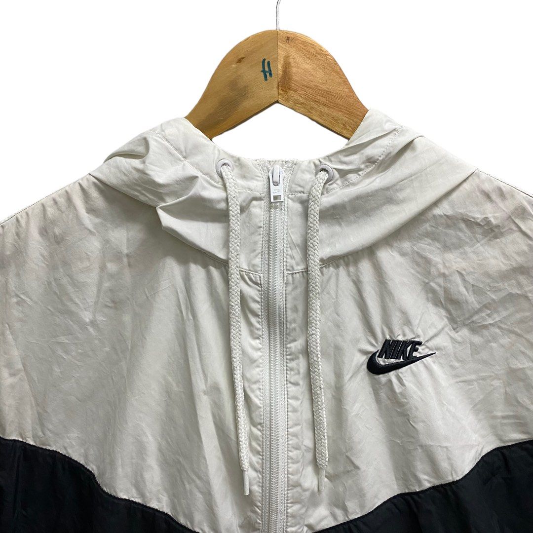 Nike Croptop Windbreaker Hoodie Size M