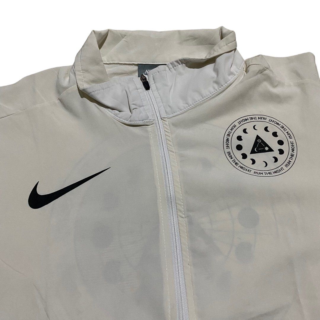 Nike run the night jacket on sale