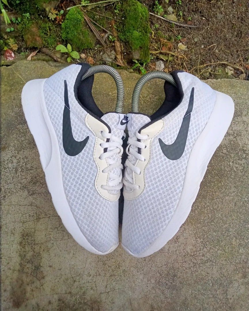 Nike clearance tanjun 38