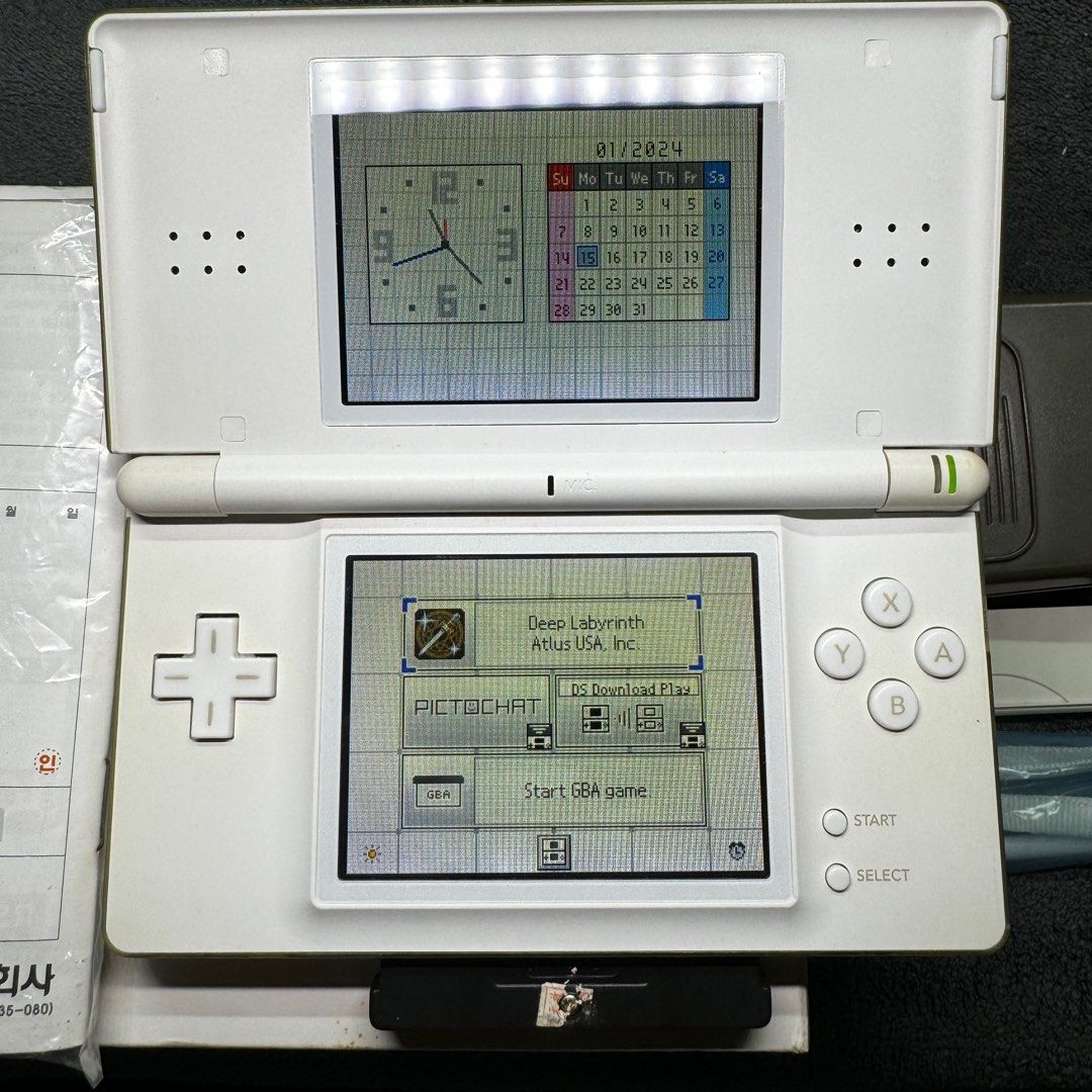 Nintendo DS Lite Crystal White in excellent condition, Hobbies 