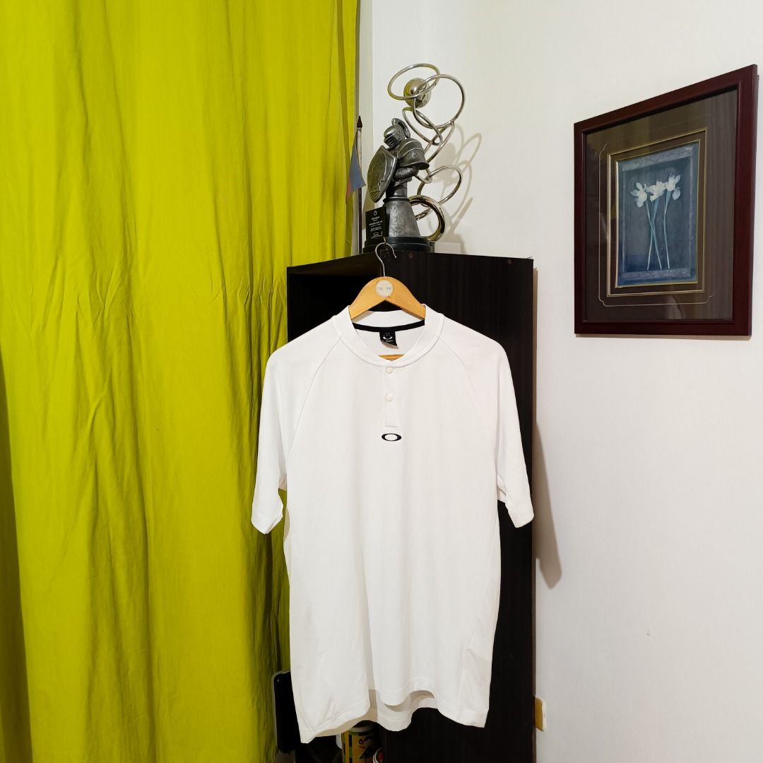 Oakley bomber clearance collar polo