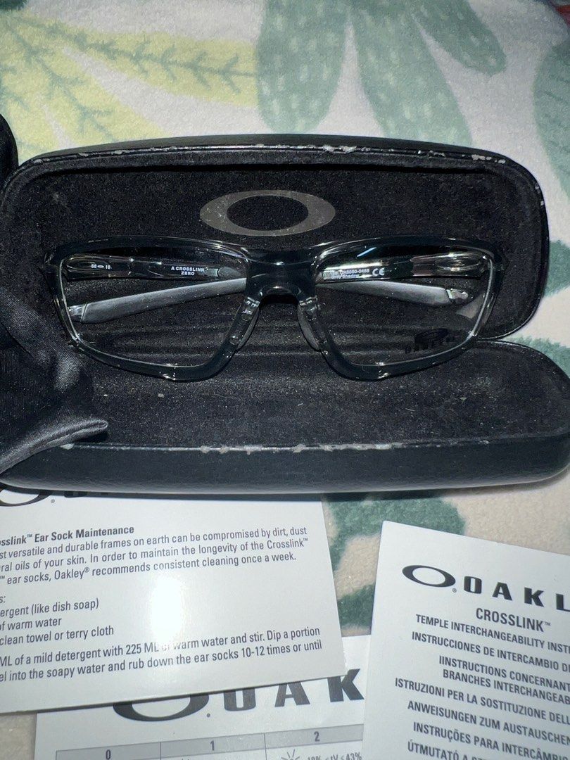 Oakley branche interchangeable store