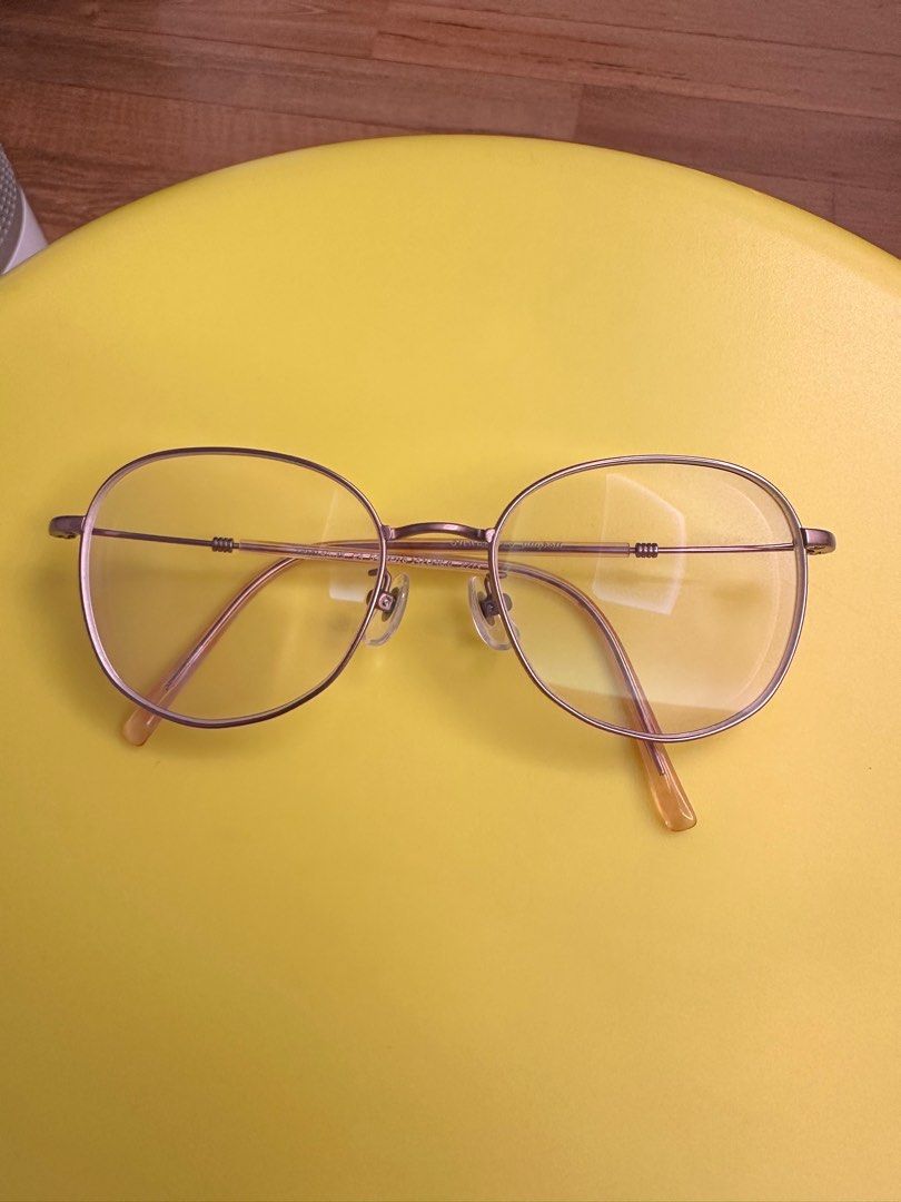 Pink frames (Category: Sunglasses & Eyewear) located in Singapore. Submitted by kewlada_1985 (Listing ID 1279534207, Image 1). Description: Selling this frame as I do not like it anymore. Lens will come along with the purchase so just get your optician to throw the lens away. Delivery mode is ok, but I cannot guarantee if the postman will “anyhow” throw. Will definitely use bubble wrap envelope for delivery. .