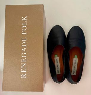 sale renegade folk OMW half flats size 7 last price posted